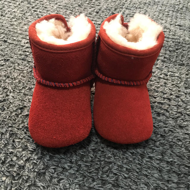 UGG(アグ)の訳ありです。UGG ベビーブーツ キッズ/ベビー/マタニティのベビー靴/シューズ(~14cm)(ブーツ)の商品写真