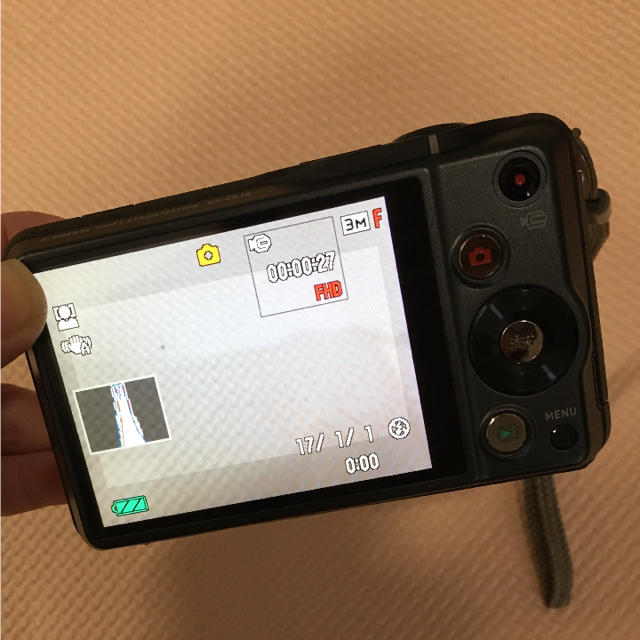 CASIO(カシオ)の美品！CASIO EXILIM  EX- ZR10 スマホ/家電/カメラのカメラ(コンパクトデジタルカメラ)の商品写真