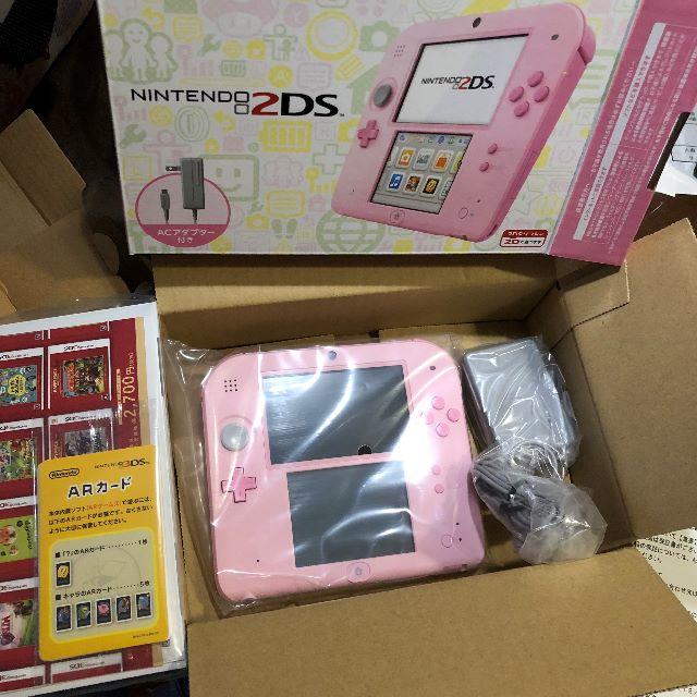 任天堂(ニンテンドウ)の新品　任天堂　２ＤＳ　ピンク エンタメ/ホビーのゲームソフト/ゲーム機本体(携帯用ゲーム機本体)の商品写真