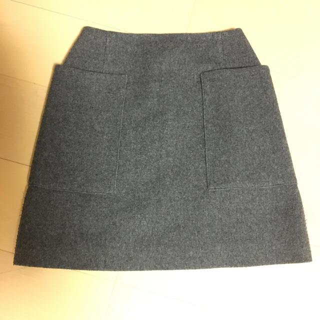 IENA(イエナ)のIENA 台形スカート グレー レディースのスカート(ミニスカート)の商品写真