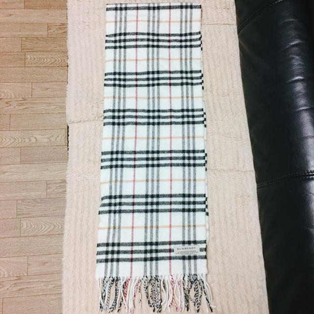 BURBERRY(バーバリー)の【未使用＊BURBERRY】箱付き＊マフラー＊手袋セット レディースのファッション小物(マフラー/ショール)の商品写真