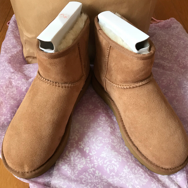 UGG(アグ)のUGG クラシックミニ 22センチ 新品 レディースの靴/シューズ(ブーツ)の商品写真