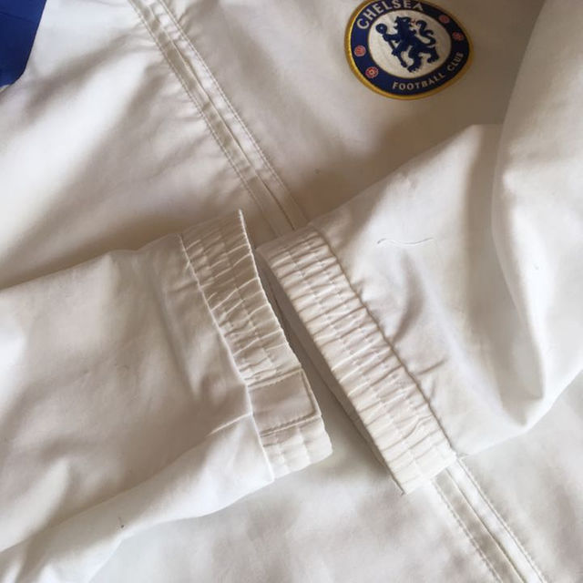 adidas(アディダス)のお値下げ‼️CHELSEA⚽️のアウター！メンズL スポーツ/アウトドアのサッカー/フットサル(その他)の商品写真