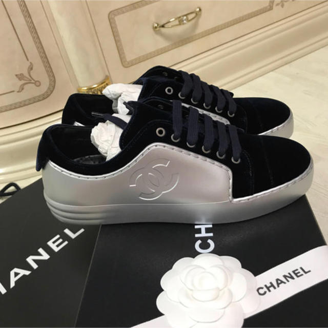 CHANEL - シャネル CHANEL ベロア シルバー スニーカー 36サイズ 新作 ...