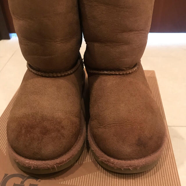 UGG(アグ)ののり様専用 UGGキッズ US9 キッズ/ベビー/マタニティのキッズ靴/シューズ(15cm~)(ブーツ)の商品写真