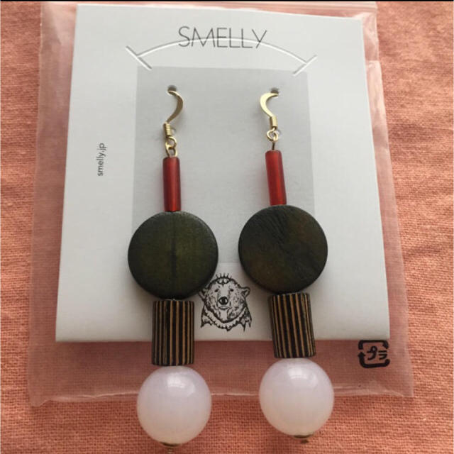 URBAN RESEARCH(アーバンリサーチ)の【SMELLY】未使用☆アーバンリサーチ購入 スメリーボリュームピアスstcat レディースのアクセサリー(ピアス)の商品写真