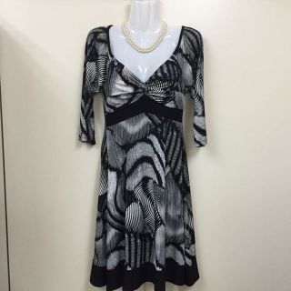 ダイアンフォンファステンバーグ(DIANE von FURSTENBERG)の《美品》☆パープルレイン☆LAセレクト ワンピース size M(ひざ丈ワンピース)