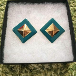 ピアス(ピアス)