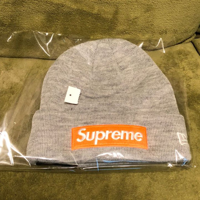 Supreme(シュプリーム)のSupreme New Era Box Logo Beanie Greyニット帽 メンズの帽子(その他)の商品写真