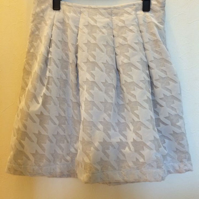 SEVENDAYS=SUNDAY(セブンデイズサンデイ)のコクーンミニ レディースのスカート(ひざ丈スカート)の商品写真