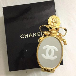 シャネル ミラー ブローチ/コサージュの通販 12点 | CHANELの ...