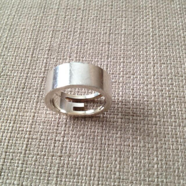 Gucci(グッチ)のGUCCI シルバーリング 925 レディースのアクセサリー(リング(指輪))の商品写真
