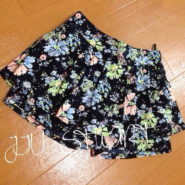 JILLSTUART(ジルスチュアート)の新品♡JILL♡花柄ショーパン♡ レディースのパンツ(ショートパンツ)の商品写真