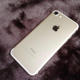 アップル(Apple)のiPhone7美品専用(スマートフォン本体)