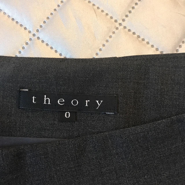 theory(セオリー)の専用ページ！難あり！theoryのスマートタイトスカート♡ レディースのスカート(ひざ丈スカート)の商品写真