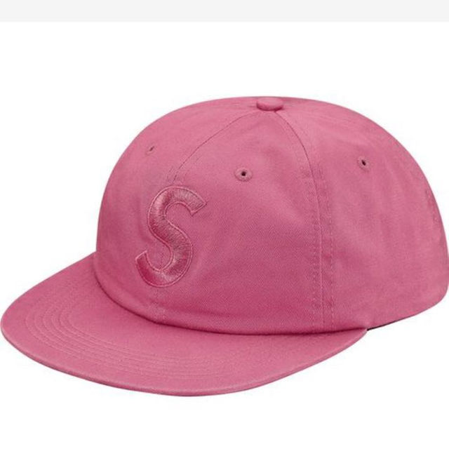 Supreme(シュプリーム)の【定価以下】supreme Sロゴキャップ pink メンズの帽子(その他)の商品写真