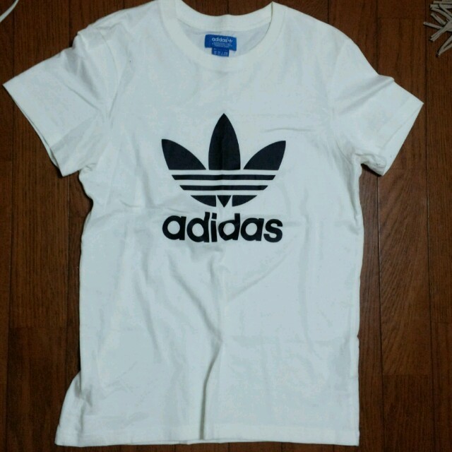 adidas(アディダス)のadidas ロゴTシャツ レディースのトップス(Tシャツ(半袖/袖なし))の商品写真