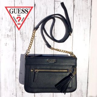 ゲス(GUESS)の【新品タグ付】GUESS タッセル付 ショルダーバッグ 黒×ゴールド(ショルダーバッグ)