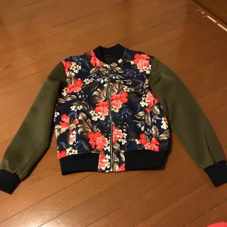 ザラ(ZARA)の美品ザラの綺麗な花柄ブルゾン メンズL(ブルゾン)