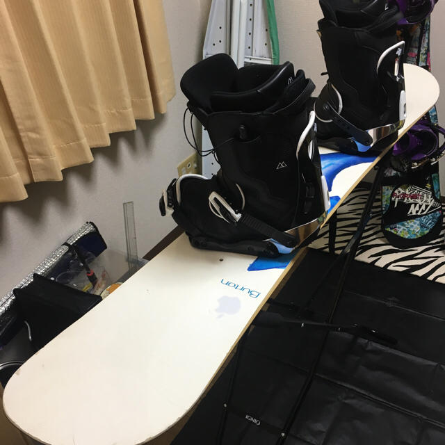 BURTON(バートン)の値下げ  BURTON 板 セット スポーツ/アウトドアのスノーボード(ボード)の商品写真