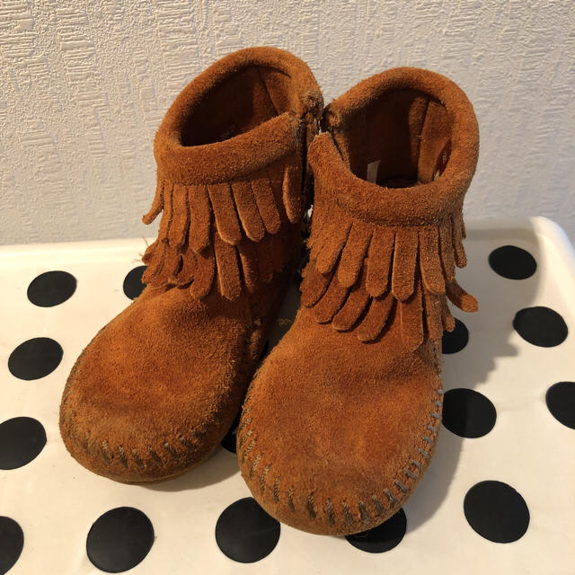 Minnetonka(ミネトンカ)の専用 ページミネトンカ ベビー キッズ/ベビー/マタニティのベビー靴/シューズ(~14cm)(ブーツ)の商品写真