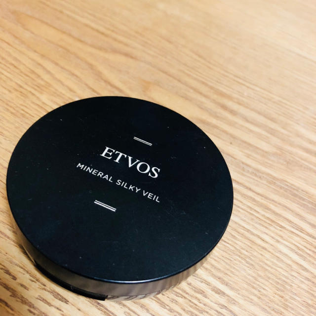 ETVOS(エトヴォス)のETVOS ミネラルシルキーベール コスメ/美容のベースメイク/化粧品(フェイスパウダー)の商品写真