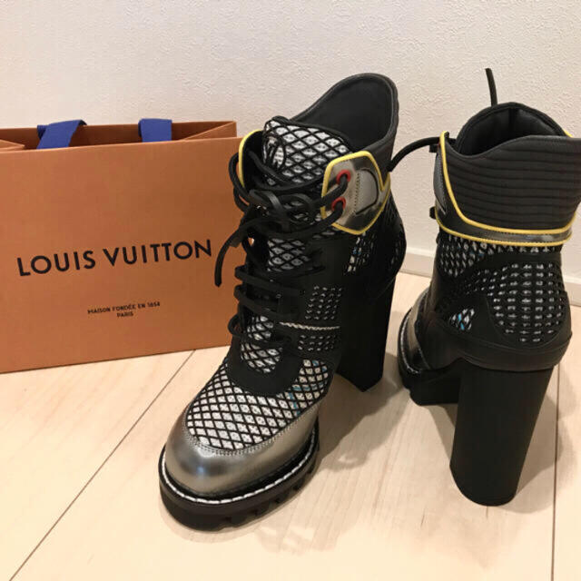 LOUIS VUITTON(ルイヴィトン)のルイヴィトン LOUIS VUITTONブーツ レディースの靴/シューズ(ブーツ)の商品写真