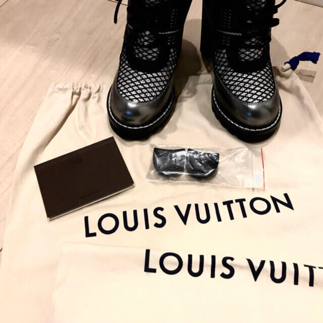 LOUIS VUITTON(ルイヴィトン)のルイヴィトン LOUIS VUITTONブーツ レディースの靴/シューズ(ブーツ)の商品写真