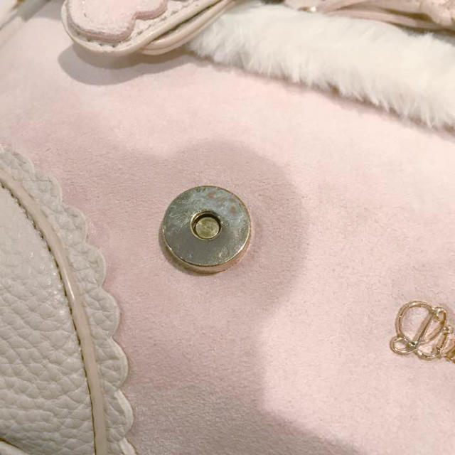 LIZ LISA(リズリサ)のリズリサ ファーポンポン付きサッチェルバッグ《最終お値下》 レディースのバッグ(ショルダーバッグ)の商品写真