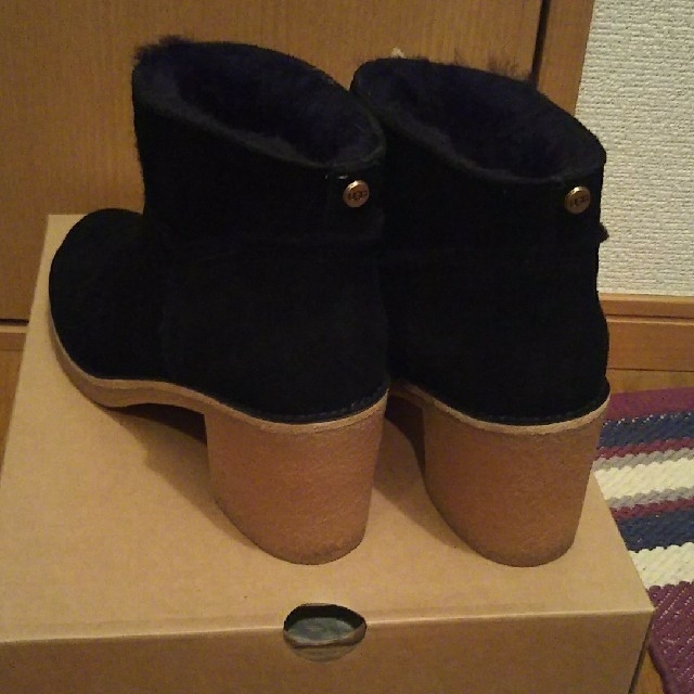 UGG(アグ)のUGG ヒールブーツ★ブラック25.5cm レディースの靴/シューズ(ブーツ)の商品写真