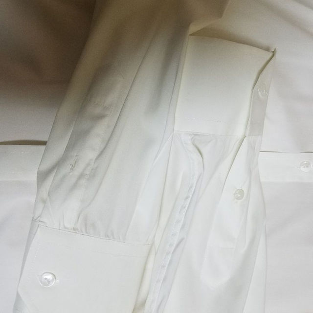 DOLCE&GABBANA(ドルチェアンドガッバーナ)のDOLCE&GABBANA　ドルチェ&ガッバーナ　ドレスシャツ　白 メンズのトップス(シャツ)の商品写真