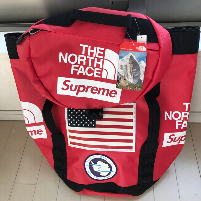 Supreme(シュプリーム)の【デューク様 専用】Supreme×North Faceバックパック赤 メンズのバッグ(バッグパック/リュック)の商品写真