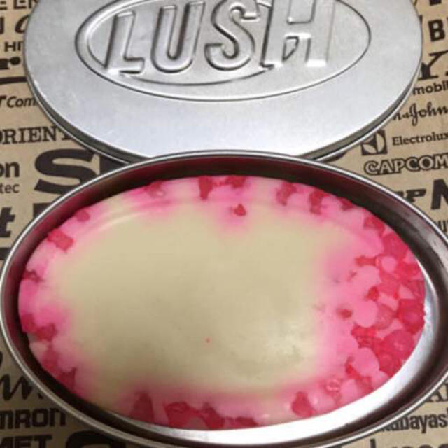 LUSH(ラッシュ)のラッシュ マッサージバー コスメ/美容のボディケア(ボディクリーム)の商品写真