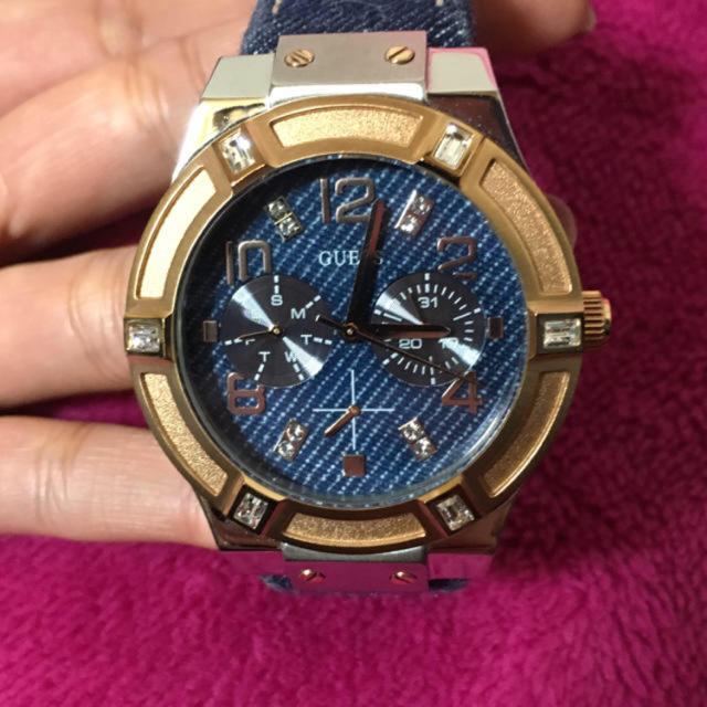 GUESS(ゲス)の時計 最終値下げ！ レディースのファッション小物(腕時計)の商品写真