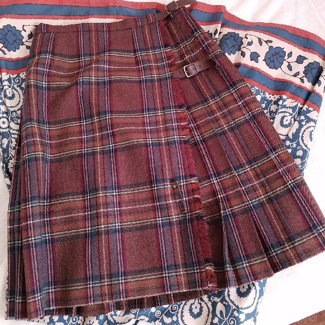 LAURA ASHLEY(ローラアシュレイ)のローラアシュレイ巻きスカートM/L レディースのスカート(ひざ丈スカート)の商品写真