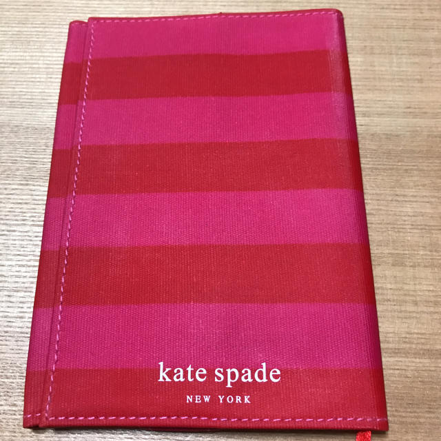 kate spade new york(ケイトスペードニューヨーク)のお値下げ！ケイトスペード文庫本カバー ハンドメイドの文具/ステーショナリー(ブックカバー)の商品写真