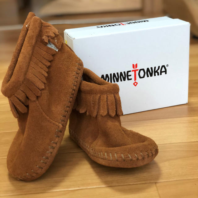 Minnetonka(ミネトンカ)の正規品♡新品ベビーミネトンカsale キッズ/ベビー/マタニティのベビー靴/シューズ(~14cm)(ブーツ)の商品写真