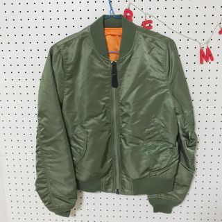 アルファインダストリーズ(ALPHA INDUSTRIES)のアルファMA1(フライトジャケット)