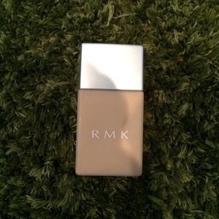 アールエムケー(RMK)のRMK uvリキッドファンデ102(ファンデーション)