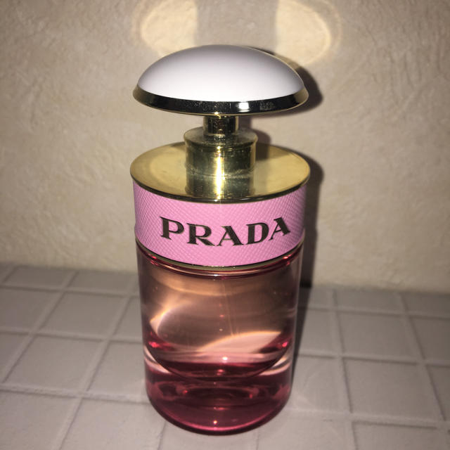 PRADA(プラダ)のPRADA CANDY フロラーレ オーデトワレ 30ml コスメ/美容の香水(香水(女性用))の商品写真
