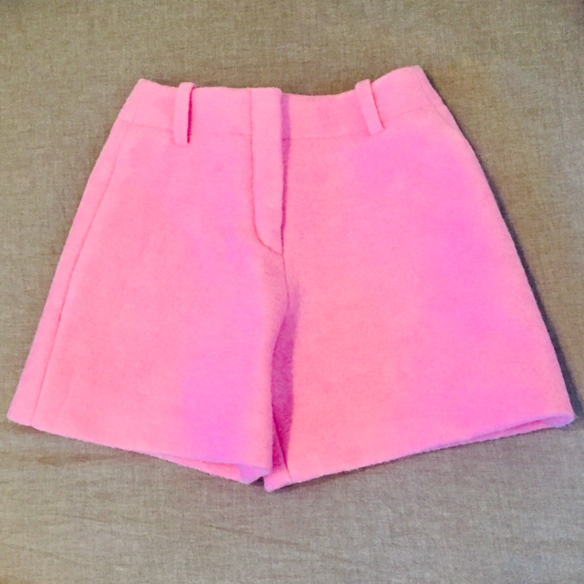 CARVEN(カルヴェン)のCARVEN 新品未使用 ショートパンツ ピンク size34 レディースのパンツ(ショートパンツ)の商品写真