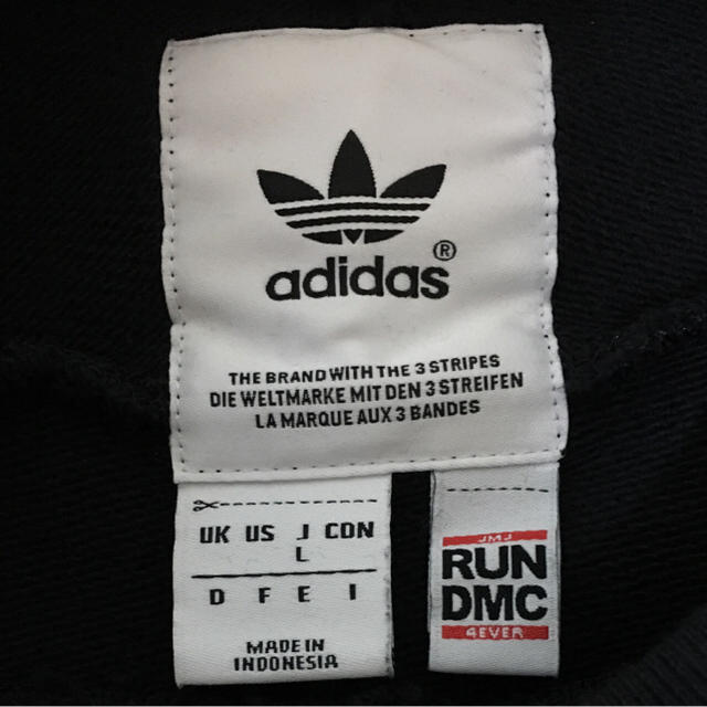 adidas(アディダス)のアディダス オリジナルス スウェット RUN DMC コラボクルーネック 超美品 メンズのトップス(スウェット)の商品写真