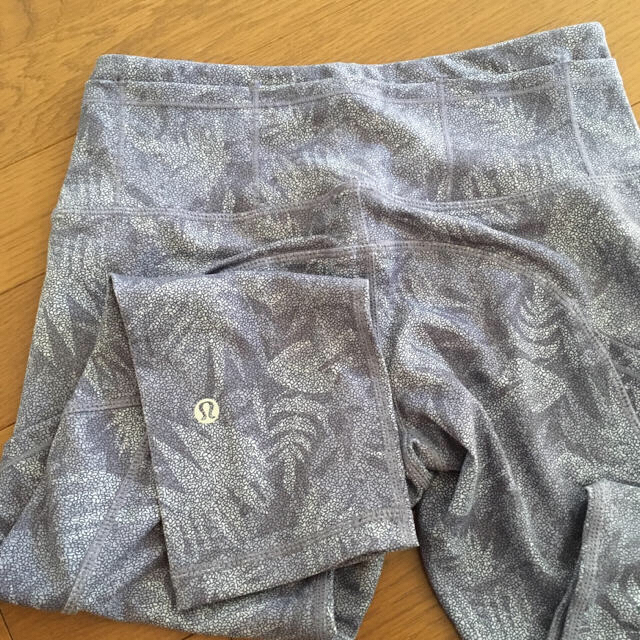 lululemon(ルルレモン)の最終値下げ！lululemon pants size4 *outlet* スポーツ/アウトドアのトレーニング/エクササイズ(ヨガ)の商品写真