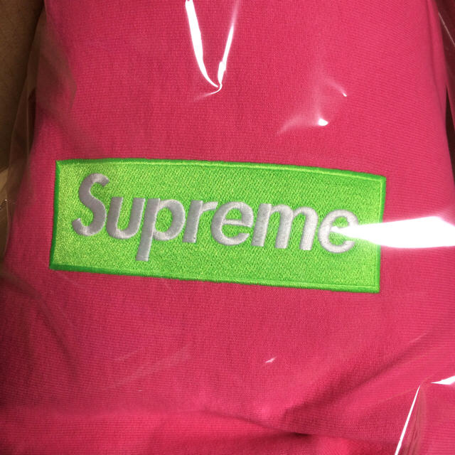 Supreme(シュプリーム)のsupreme box logo ピンク M メンズのトップス(パーカー)の商品写真