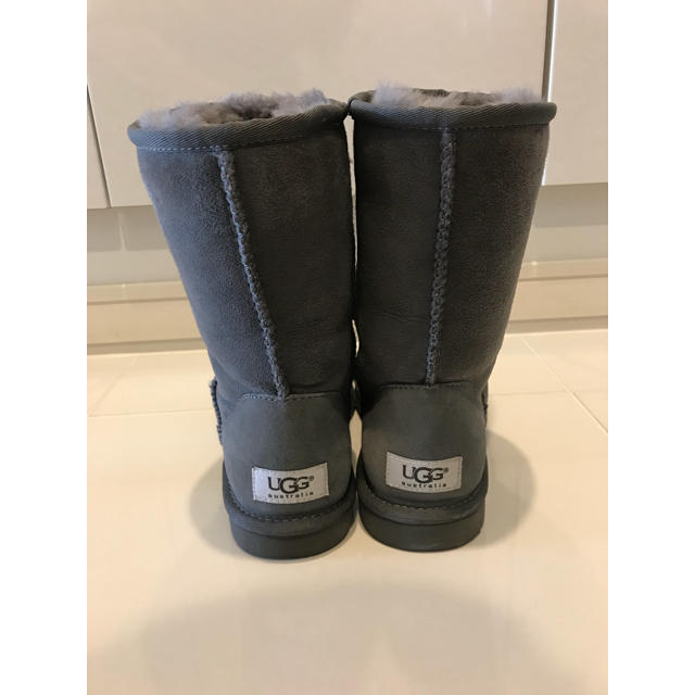 レディース☆ 美品 ☆ UGG アグ グレー 23センチ ☆