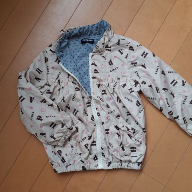 130㎝　アウター　女の子 キッズ/ベビー/マタニティのキッズ服女の子用(90cm~)(ジャケット/上着)の商品写真