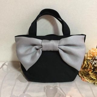 メタリックペールグレーのビッグリボンバッグ♡ハンドメイド(ハンドバッグ)