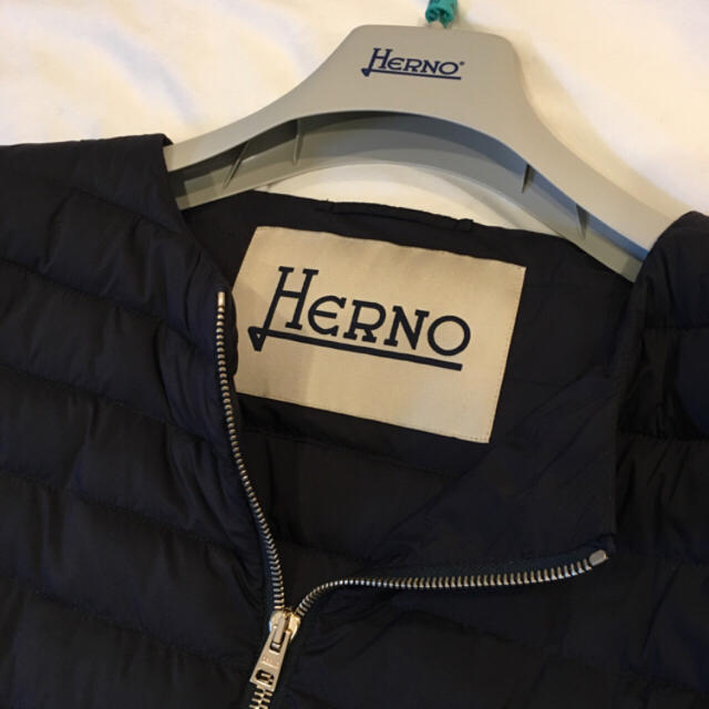 HERNO(ヘルノ)の専用  新品未使用 HERNO ダウンコート  レディースのジャケット/アウター(ダウンコート)の商品写真
