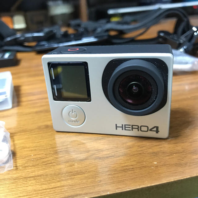 GoPro(ゴープロ)のお値下げ‼︎ 国内正規品  Gopro hero4 silver edition スマホ/家電/カメラのカメラ(コンパクトデジタルカメラ)の商品写真