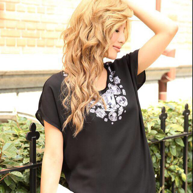Rady(レディー)のrady☆ビジューネックドルマンTシャツ レディースのトップス(Tシャツ(長袖/七分))の商品写真